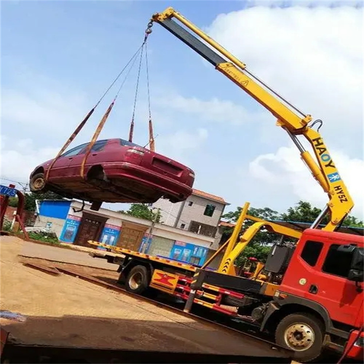 九江吊车吊汽车的正确方法